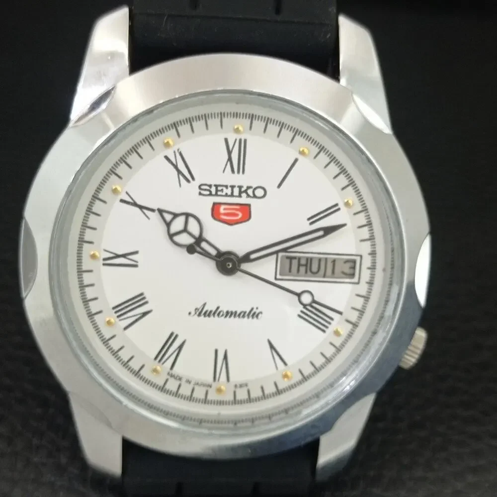 Vintage 1973 Seiko Automatic Mens Silver Watch W/daydate & White accents